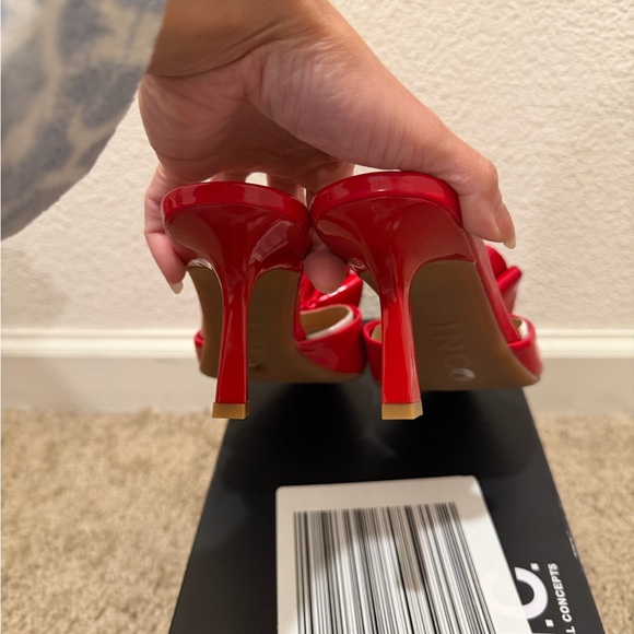 “New”INC BASAARI Red Floral Heels size5 - Picture 4 of 6